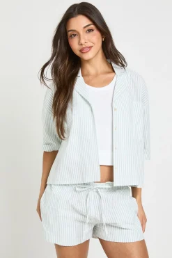 Ensemble Coordonné Chemise À Manches Courtes Et Short À Rayures