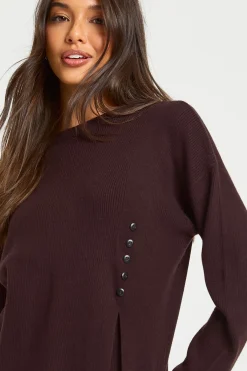 Ensemble coordonné composé d'un pull à col rond en côtes épaisses avec détail d'ourlet boutonné et d'un pantalon à jambe droite