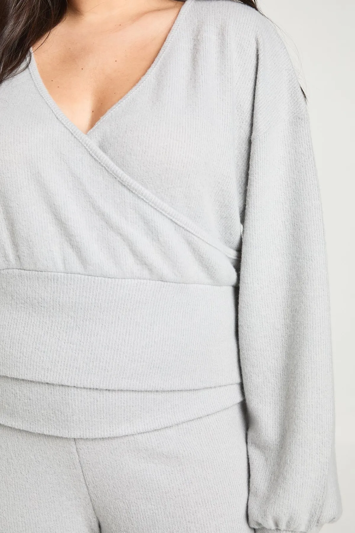 boohoo Ensemble Coordonné Côtelé Doux Avec Haut Croisé Froncé Et Pantalon À Revers<Femme Ensembles