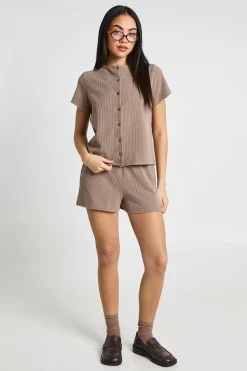 Ensemble Coordonné Côtelé Haut Court À Manches Courtes Boutonné Et Short