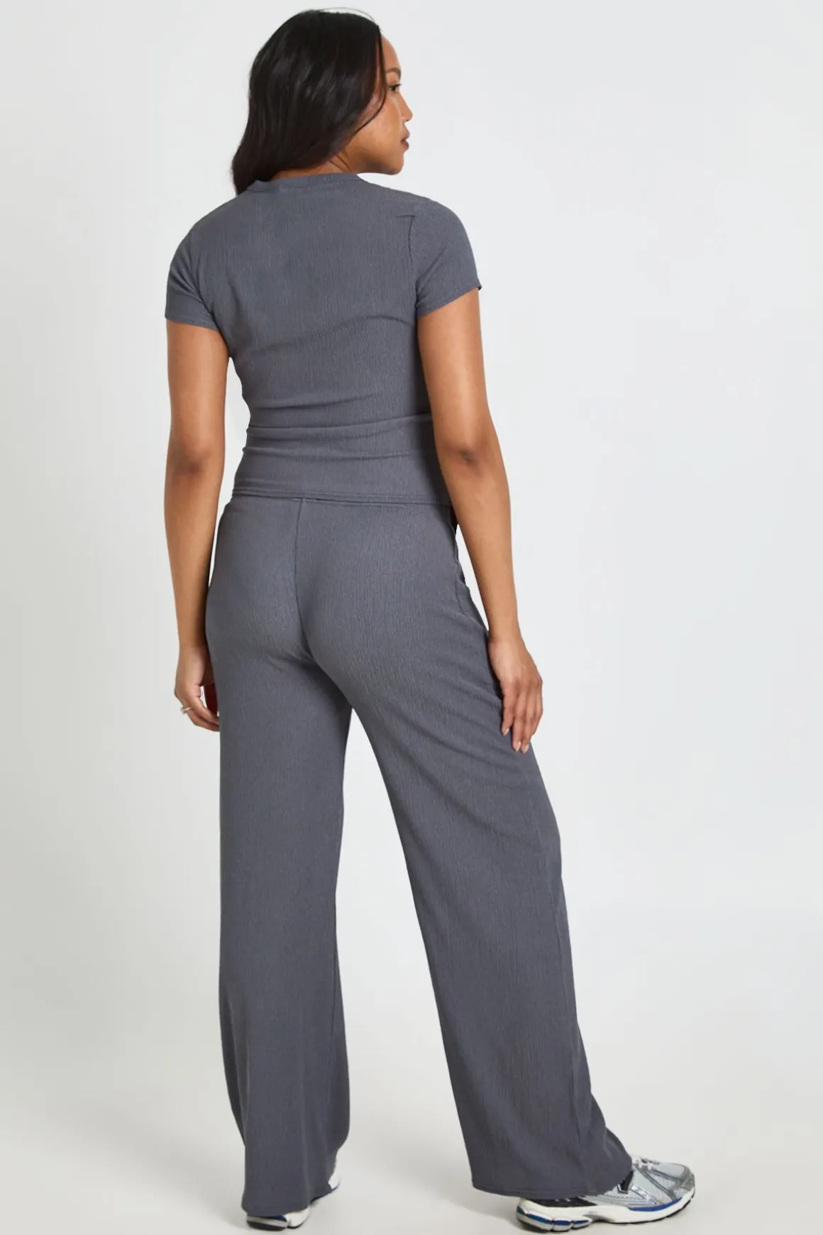 Ensemble Coordonné De Maternité T-shirt Côtés Froncés Et Pantalon Large