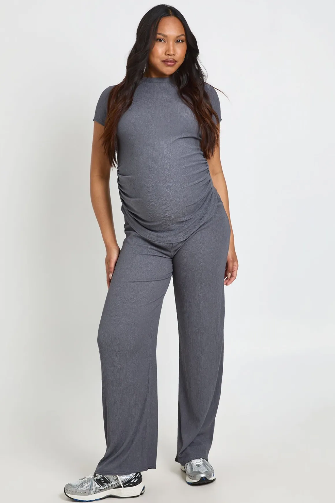 Ensemble Coordonné De Maternité T-shirt Côtés Froncés Et Pantalon Large