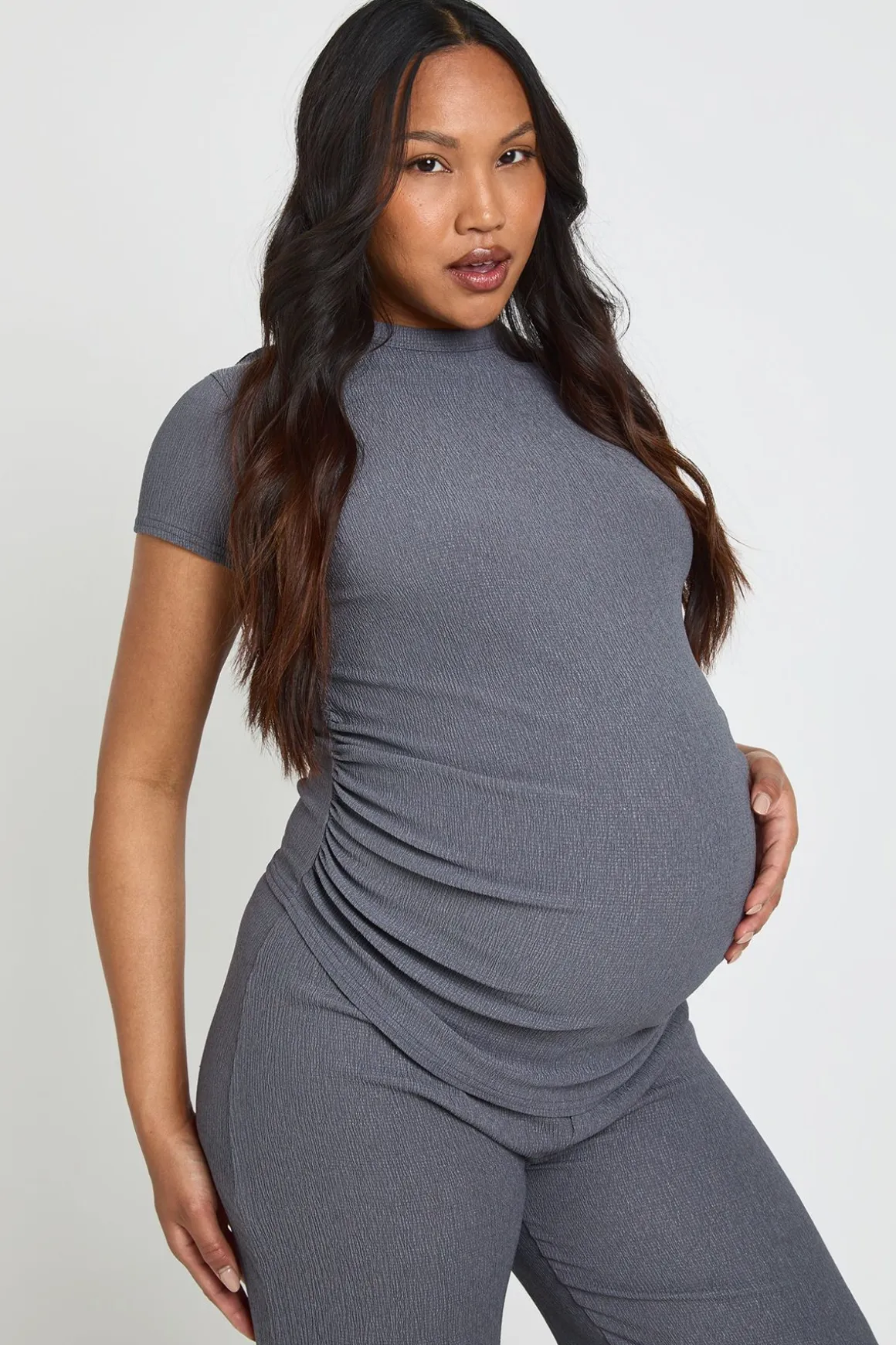 Ensemble Coordonné De Maternité T-shirt Côtés Froncés Et Pantalon Large
