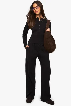 Ensemble coordonné en coton : haut à encolure dégagée avec boutons et pantalon assorti