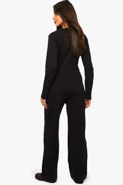 Ensemble coordonné en coton : haut à encolure dégagée avec boutons et pantalon assorti