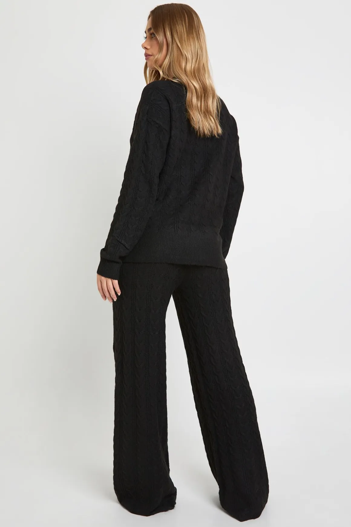 Ensemble coordonné en maille torsadée douce à col polo et pantalon à jambes larges