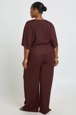 Ensemble Coordonné Grande Taille Haut Texturé Col V Taille Cintrée Et Pantalon Jambes Larges