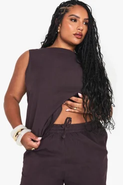 boohoo Ensemble coordonné grande taille : Haut sans manches à col haut et pantalon ample avec cordon de serrage<Femme Looks Chocolat|Ensembles