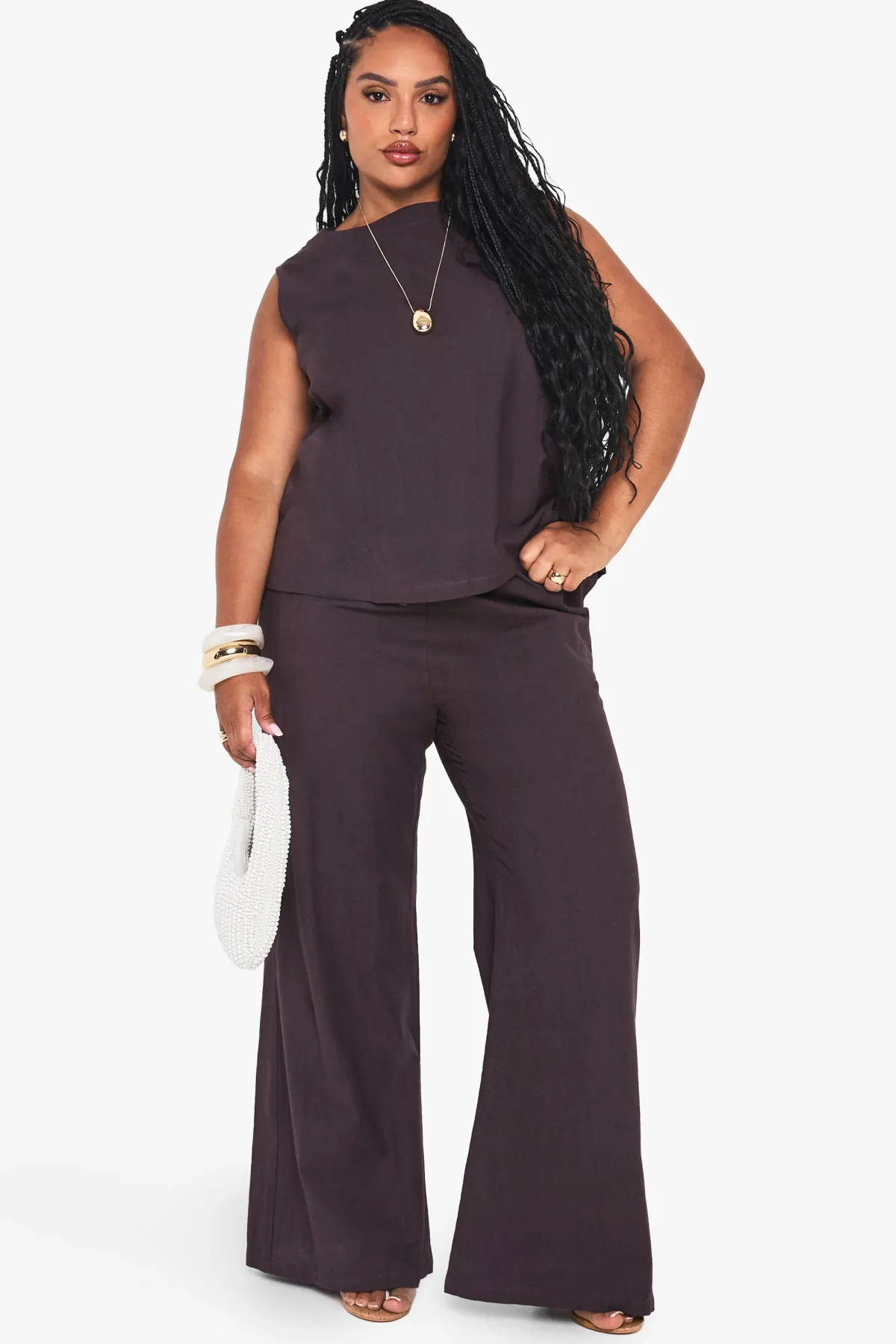 boohoo Ensemble coordonné grande taille : Haut sans manches à col haut et pantalon ample avec cordon de serrage<Femme Looks Chocolat|Ensembles