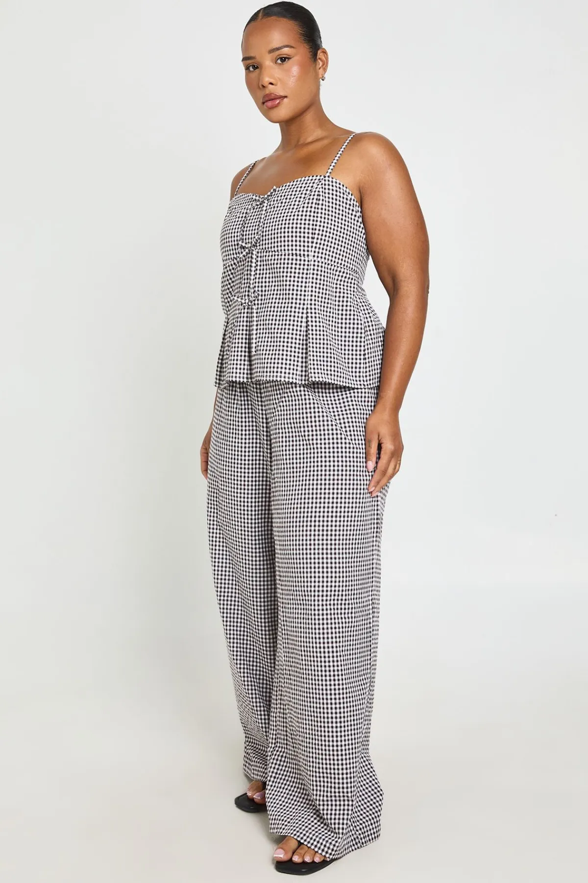boohoo Ensemble Coordonné Grande Taille Top Caraco Et Pantalon Large À Carreaux Vichy Avec Détail Nœud<Femme Looks Chocolat|Ensembles