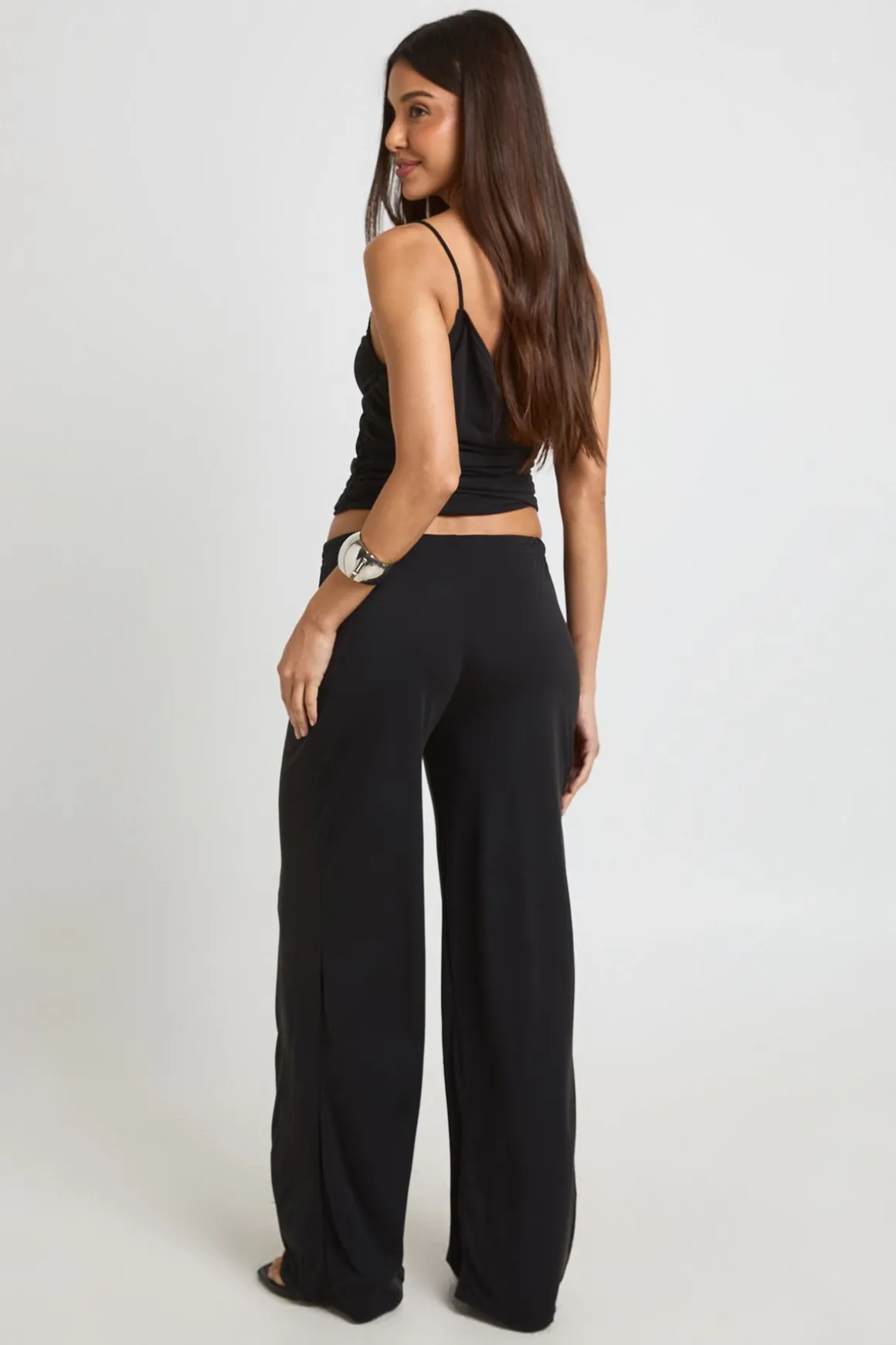 Ensemble Coordonné Haut Asymétrique Froncé À Une Épaule Et Pantalon