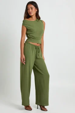 boohoo Ensemble Coordonné Haut Asymétrique Et Pantalon En Crêpe Martelé<Femme Ensembles