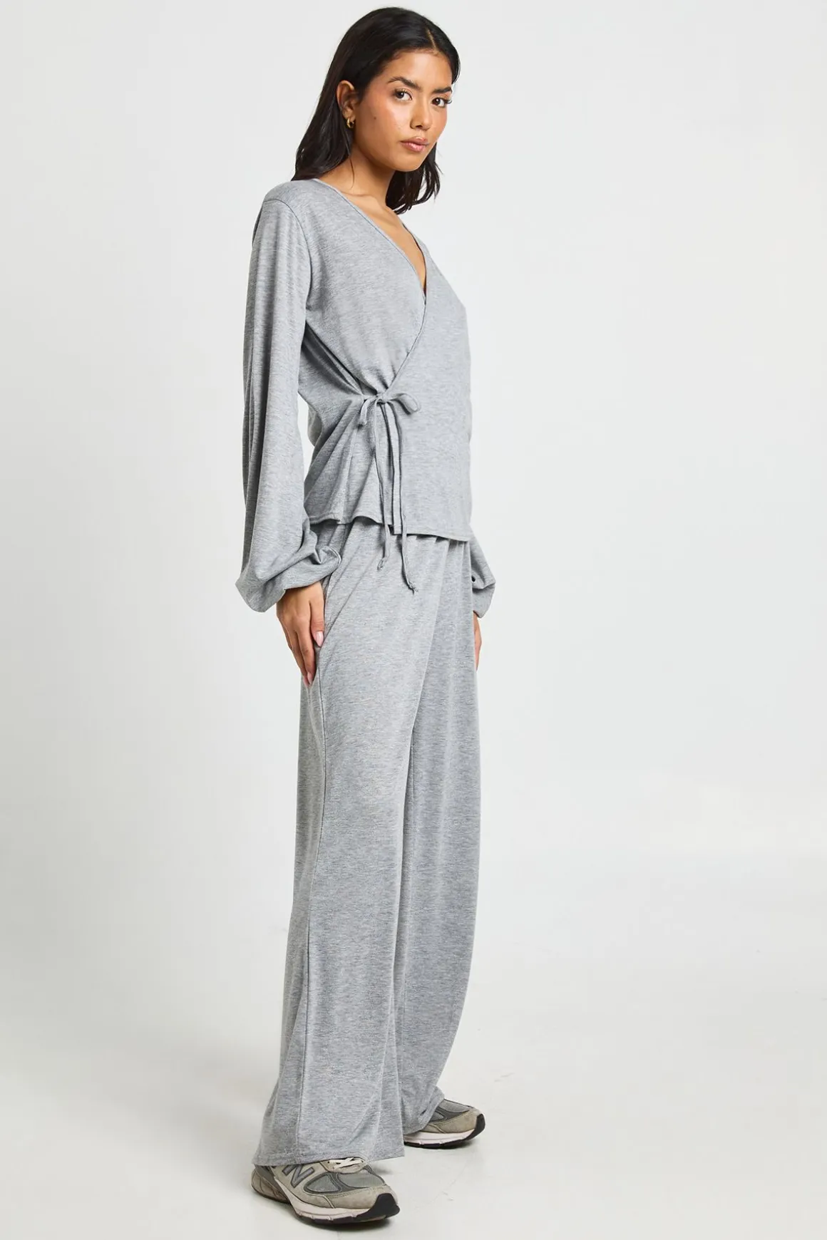 Ensemble Coordonné Haut Cache-Cœur à Taille Nouée et Pantalon Chiné