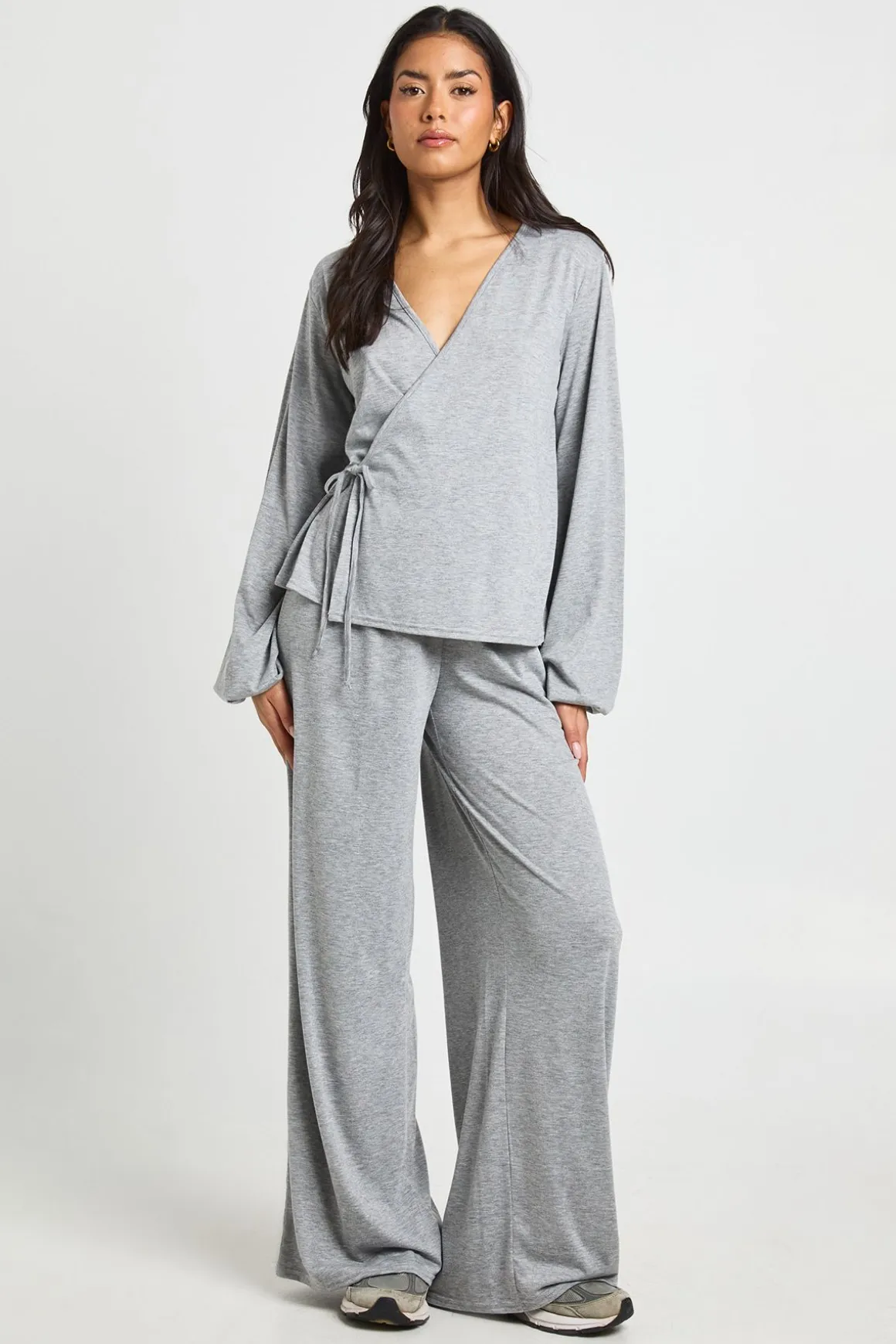 Ensemble Coordonné Haut Cache-Cœur à Taille Nouée et Pantalon Chiné