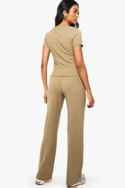 Ensemble Coordonné Haut Côtelé À Manches Courtes Col Henley Boutonné Et Pantalon Droit