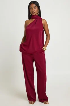 Ensemble Coordonné Haut Drapé À Détail Foulard Et Pantalon Jambes Larges