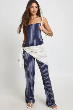 Ensemble Coordonné Haut À Encolure Carrée Et Pantalon À Rayures