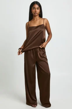 Ensemble Coordonné Haut Long Fluide En Satin Et Pantalon Large