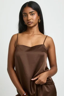 Ensemble Coordonné Haut Long Fluide En Satin Et Pantalon Large