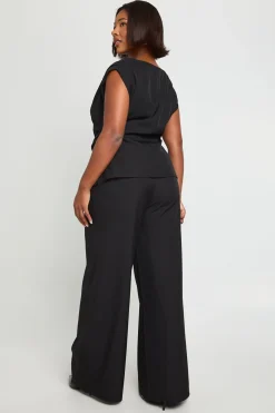 Ensemble coordonné : Haut long à une épaule Plus One & Pantalon à jambe droite