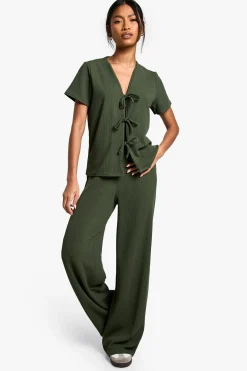 Ensemble coordonné haut à manches courtes en côtes avec nœud à l'avant et pantalon