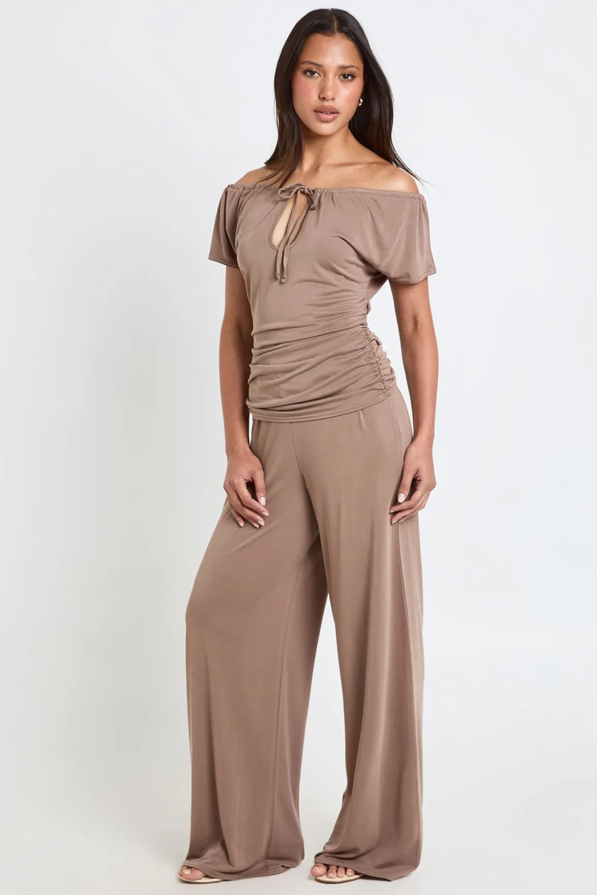 Ensemble Coordonné Haut Épaules Dénudées Détail Nœud Et Pantalon Large En Modal