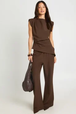 Ensemble Coordonné Haut À Épaulettes Asymétriques Et Pantalon Droit Jambe Haute