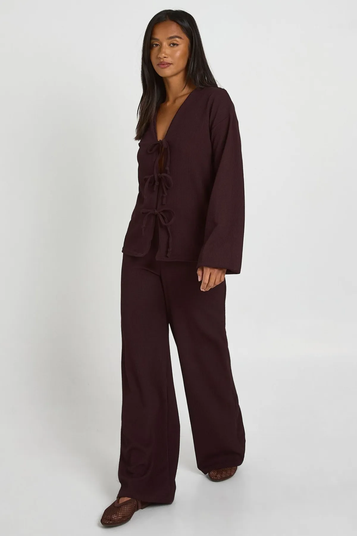boohoo Ensemble Coordonné Petite Blouse Froissée À Nouer Et Pantalon<Femme Ensembles