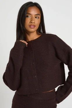 boohoo Ensemble Coordonné Petite Cardigan Boutonné Texturé En Maille Et Mini-jupe<Femme Looks Chocolat|Pulls Et Gilets