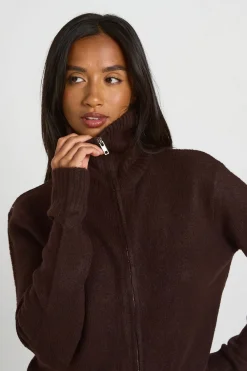 Ensemble Coordonné Petite En Maille Douce Avec Synthétiquell Zippé Et Pantalon Droit En Tricot