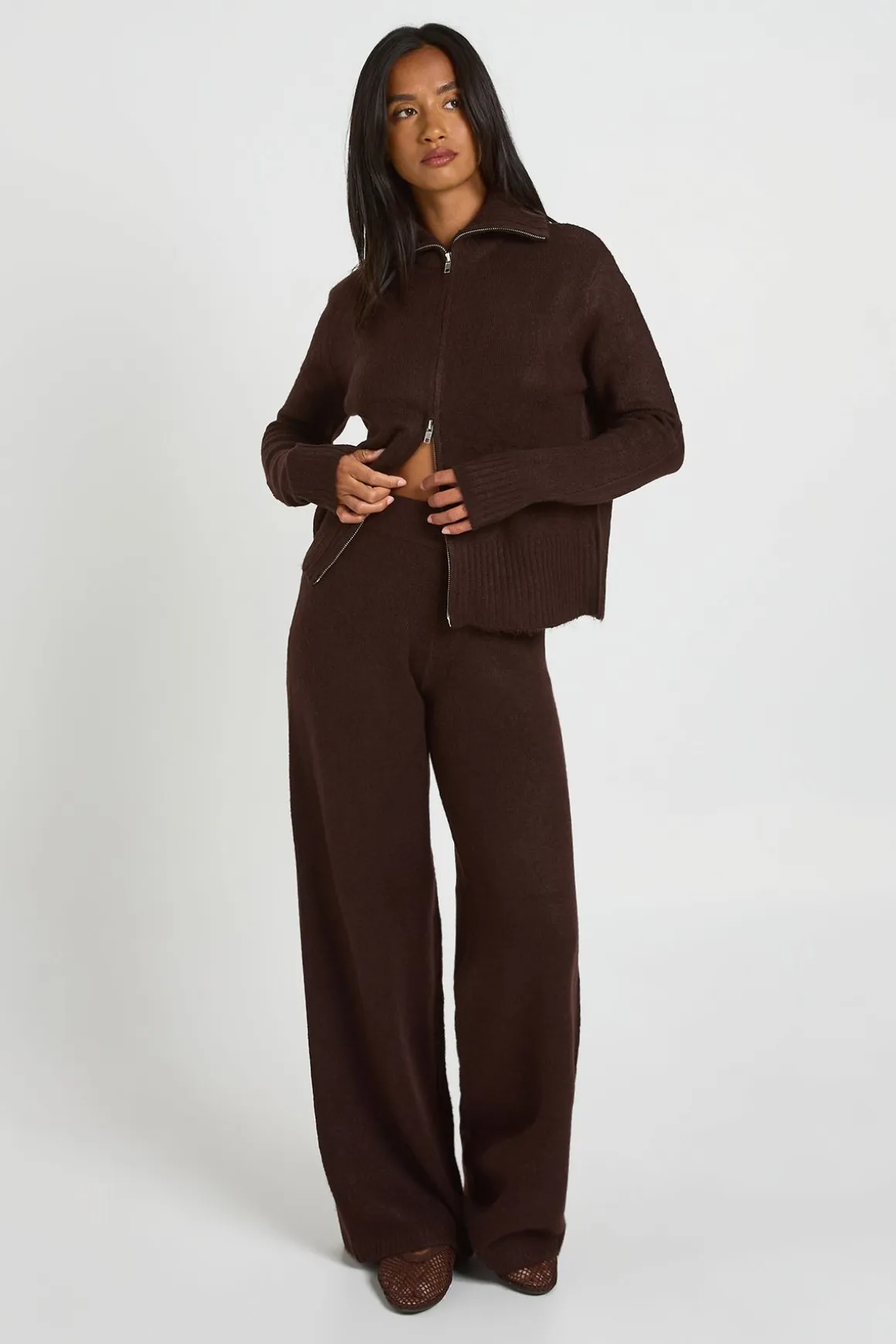 Ensemble Coordonné Petite En Maille Douce Avec Synthétiquell Zippé Et Pantalon Droit En Tricot