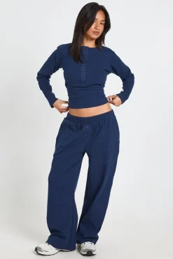 Ensemble Coordonné Petite Haut Col Rond Boutonné Et Pantalon En Coton