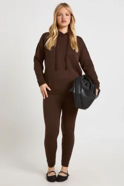 boohoo Ensemble Coordonné Petite Hoodie Et Pantalon En Maille Douce<Femme Looks Chocolat|Pulls Et Gilets