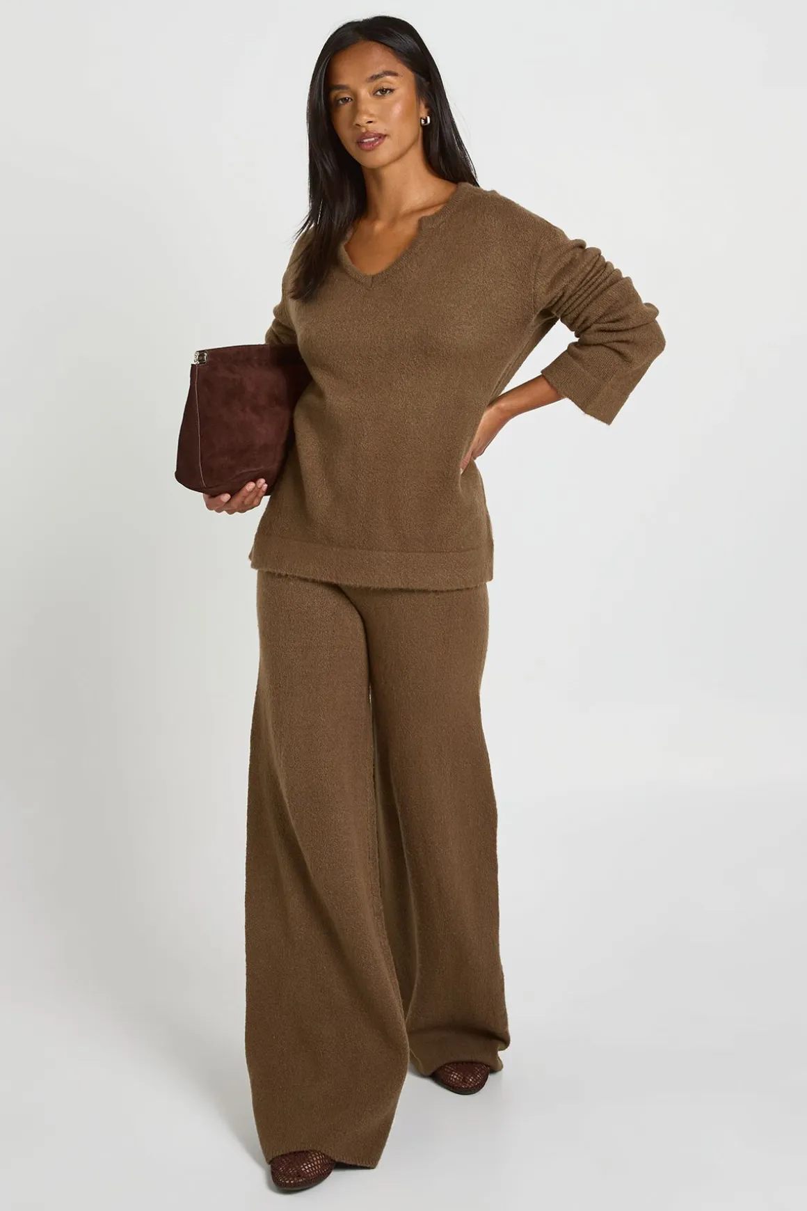 Ensemble Coordonné Petite Synthétiquell Col V Détaillé Et Pantalon Large