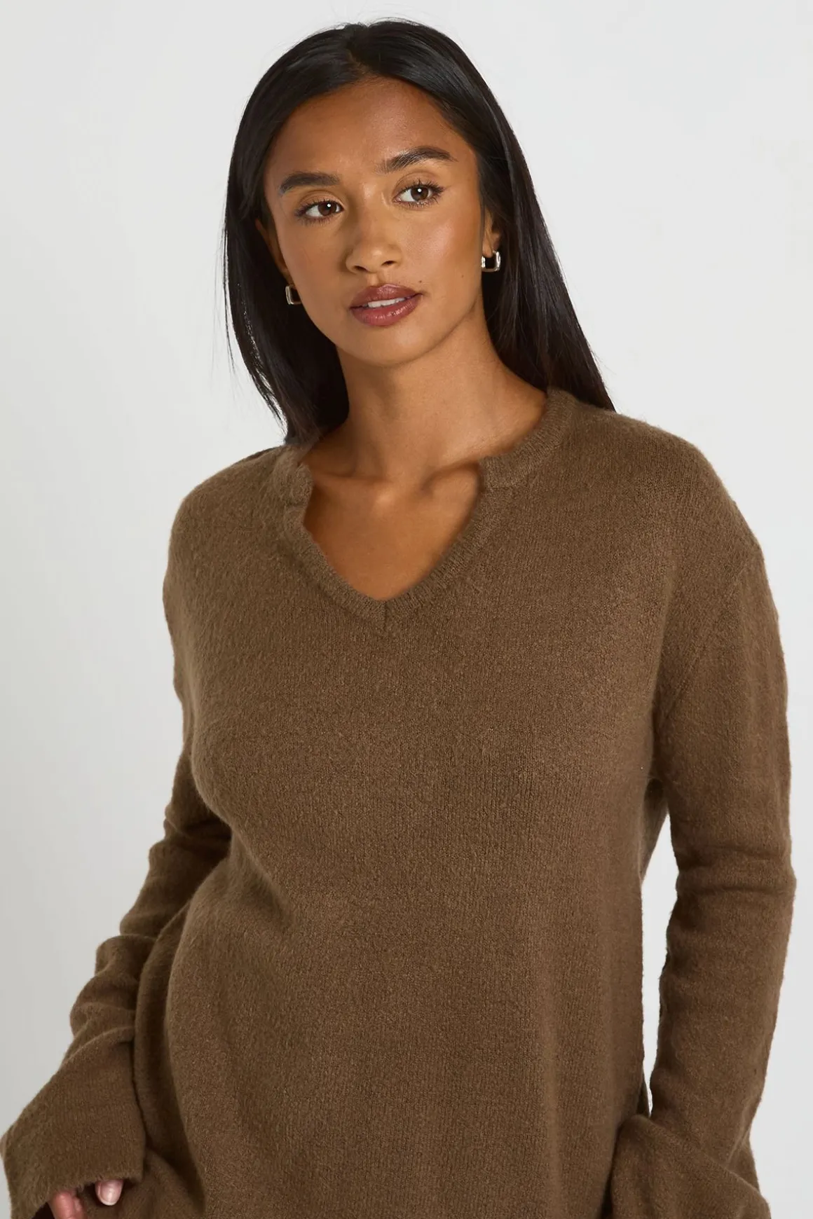 Ensemble Coordonné Petite Synthétiquell Col V Détaillé Et Pantalon Large