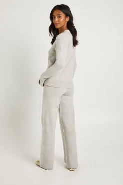 boohoo Ensemble coordonné pour petites tailles : pull oversize super doux orné de poignets boutonnés et pantalon à jambes larges<Femme Pulls Et Gilets|Toutes Les Mailles