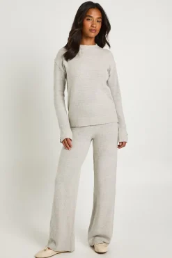 boohoo Ensemble coordonné pour petites tailles : pull oversize super doux orné de poignets boutonnés et pantalon à jambes larges<Femme Pulls Et Gilets|Toutes Les Mailles