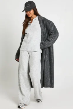 boohoo Ensemble coordonné : pull en maille ultra doux à col en V et pantalon à jambe droite<Femme Pulls Et Gilets|Toutes Les Mailles