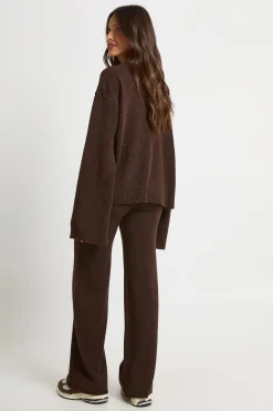 Ensemble coordonné : pull en maille oversize à col boutonné et pantalon à jambe droite