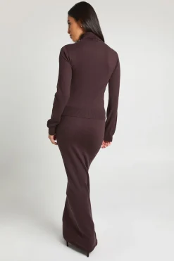 Ensemble Coordonné Synthétiquell Col Roulé Et Jupe Longue En Maille