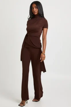 Ensemble Coordonné Texturé Avec Haut Drapé À Col Montant Noué Et Pantalon Droit