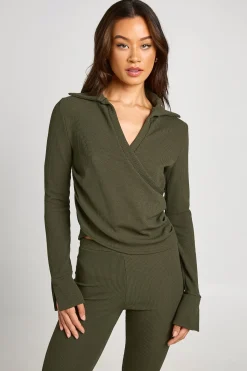 boohoo Ensemble Coordonné Top Cache-cœur Et Pantalon Évasé En Tissu Froissé Pour Grandes Tailles<Femme Ensembles