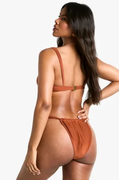 boohoo Ensemble de bikini : haut à armatures orné de pierres en résine et bas de bikini style tanga<Femme Maillots De Bain|Tenues De Plage