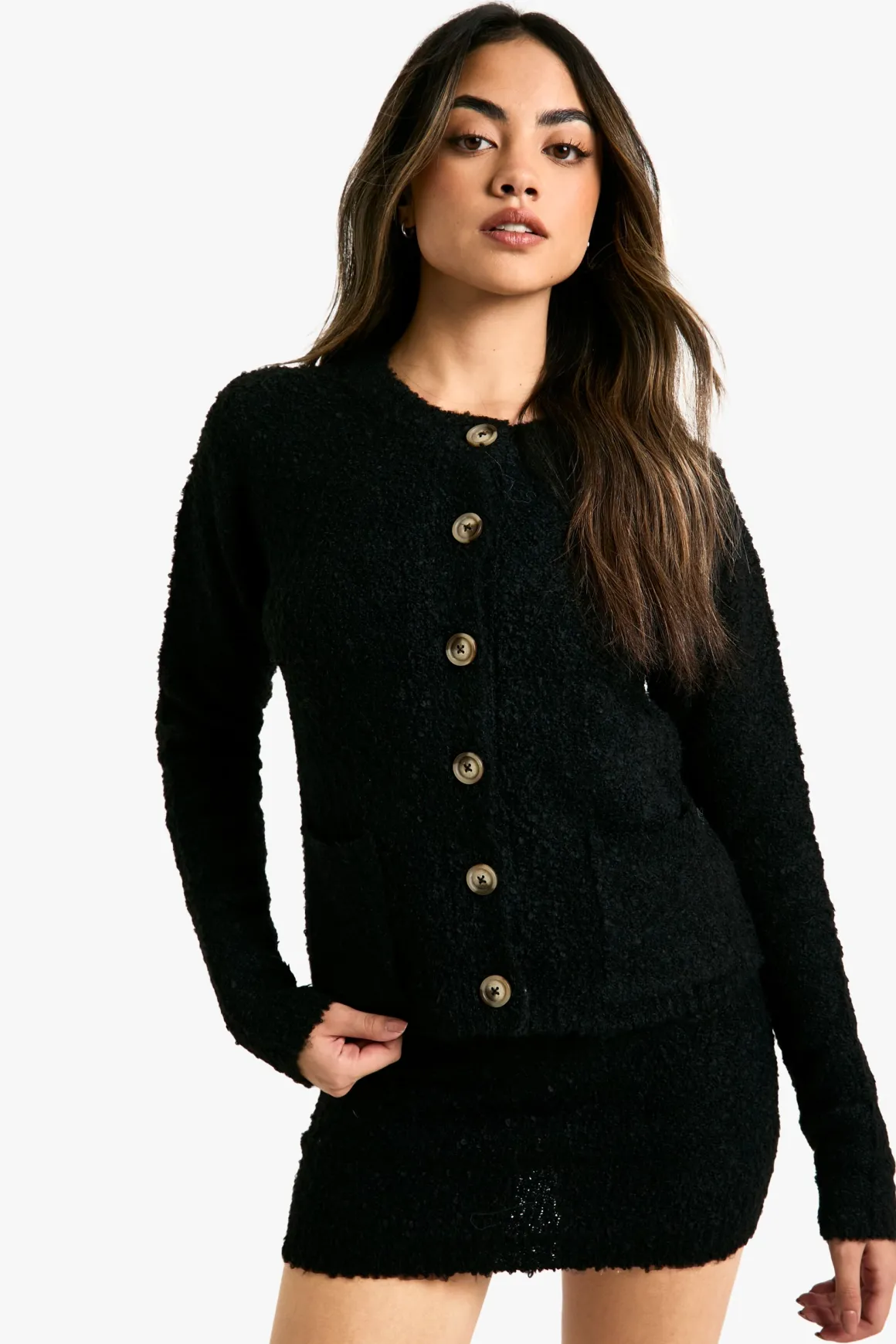 Ensemble de cardigan court tricoté Borg avec détail de poche et mini-jupe