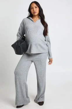 Ensemble De Détente Maternité Côtelé Doux Avec Haut À Col Et Pantalon