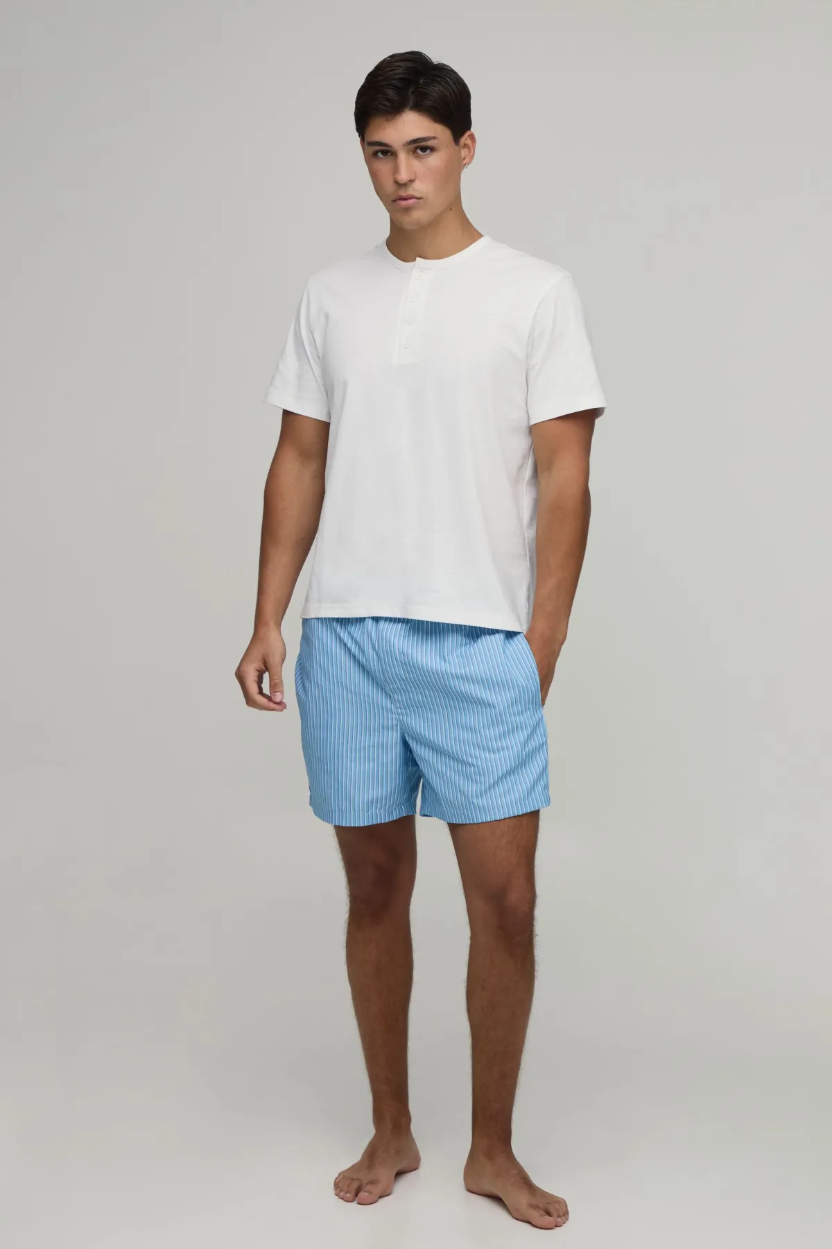 boohooMAN Ensemble De Détente T-shirt Henley À Manches Courtes Coupe Regular Et Short Boxy<Homme Vêtements Confort