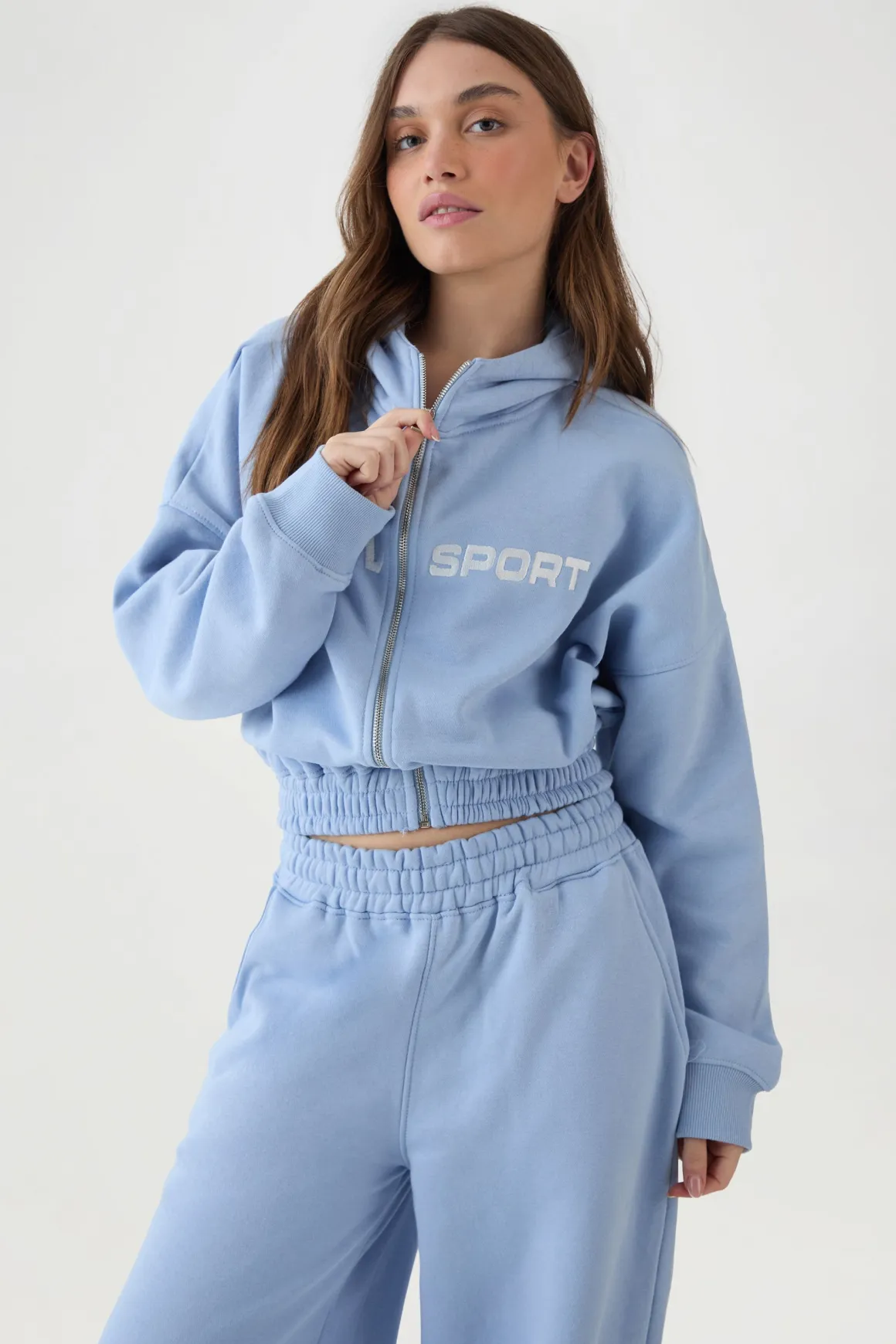 Ensemble De Jogging À Casynthétiqueche Avec Col Montant Et Fermeture Zippée Dsgn Studio