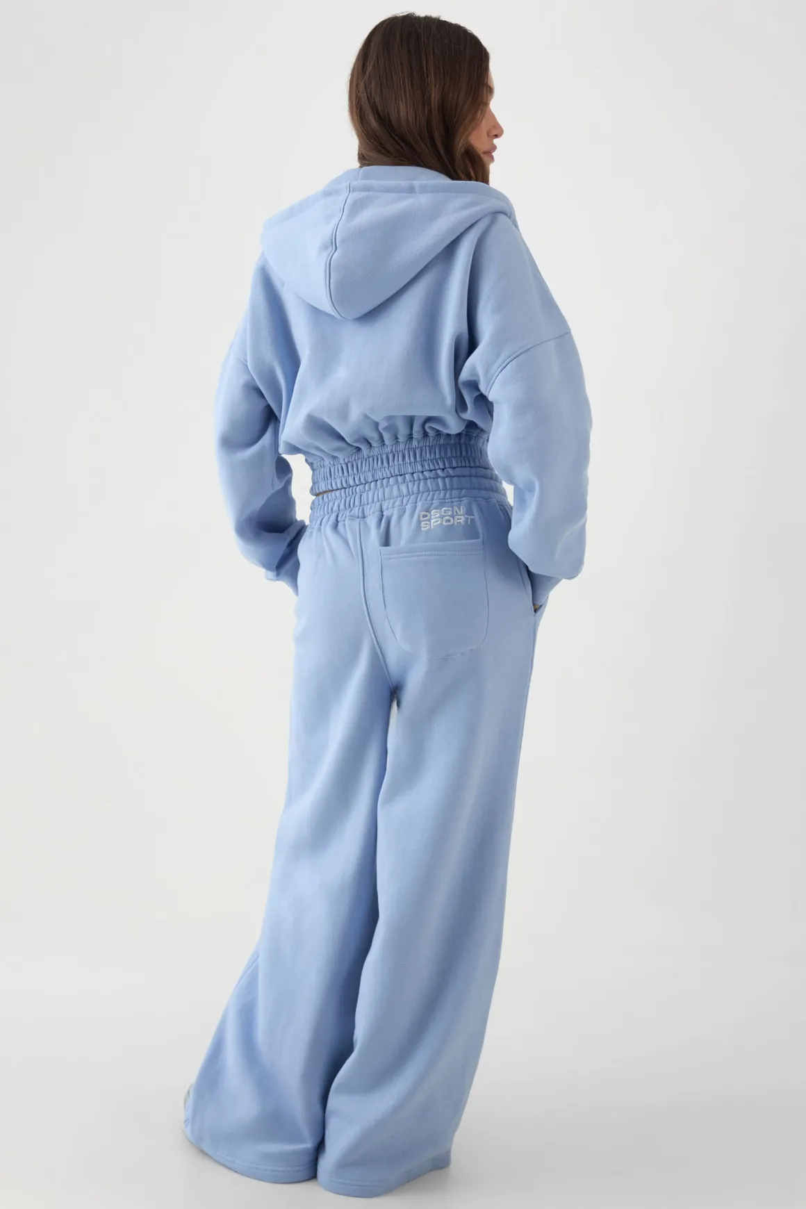 Ensemble De Jogging À Casynthétiqueche Avec Col Montant Et Fermeture Zippée Dsgn Studio