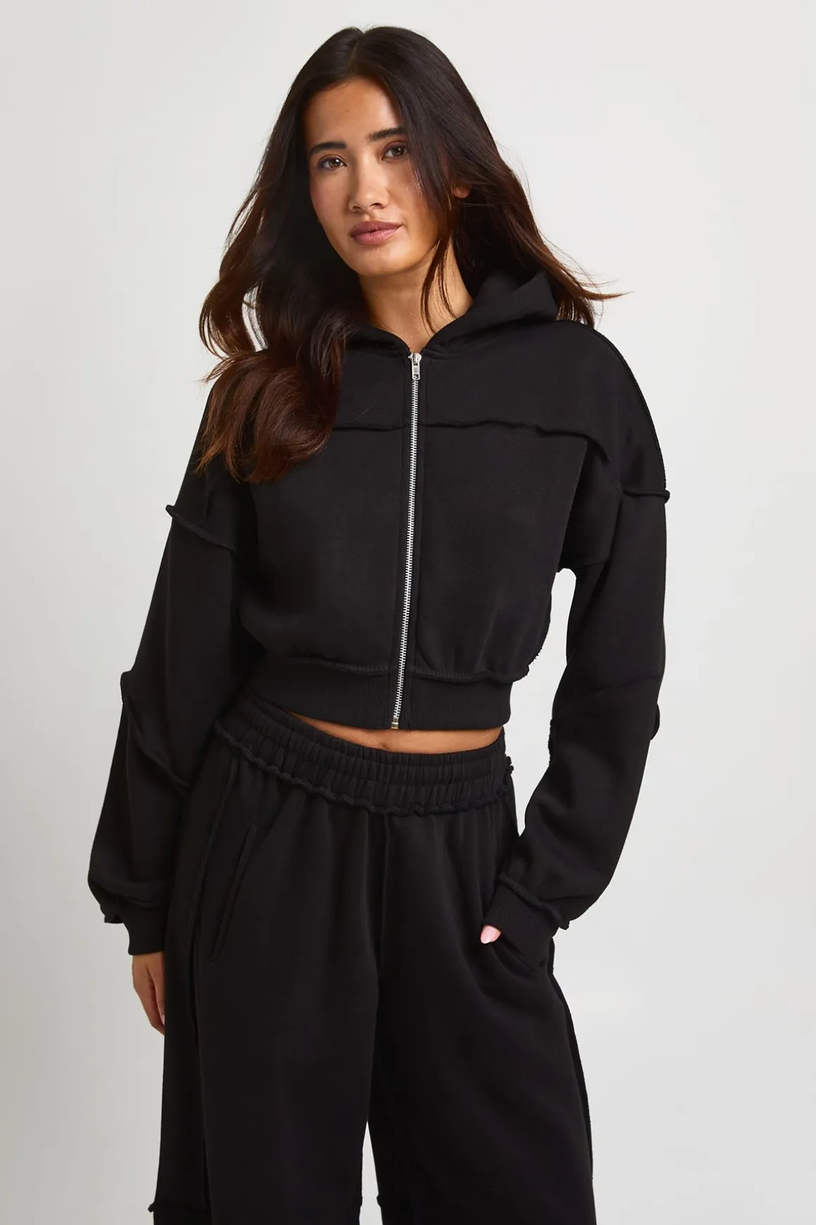 Ensemble De Jogging Droit À Casynthétiqueche Avec Coutures Apparentes