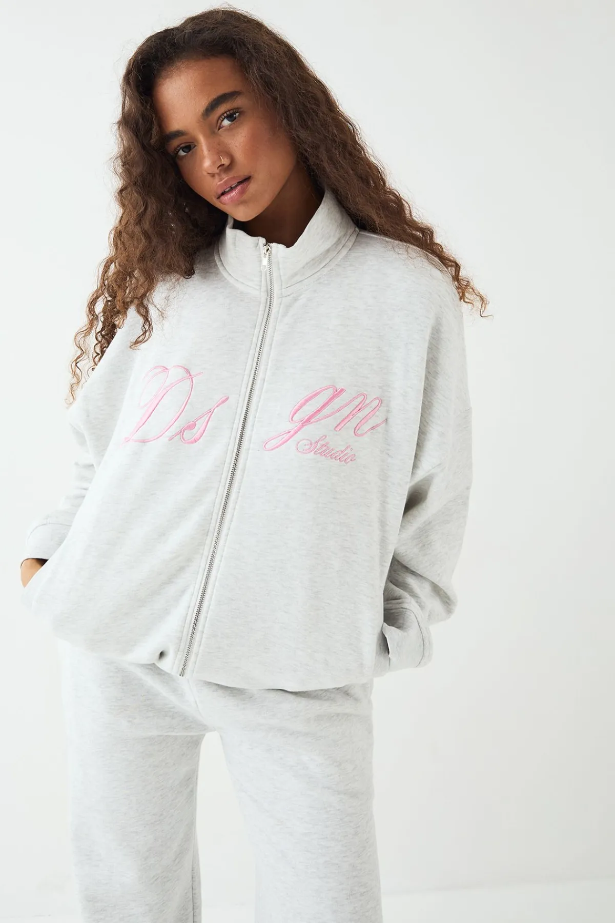 DSGN Studio Ensemble de Jogging Script Col Cheminée Jambe Droite<Femme Survêtements|Survêtements